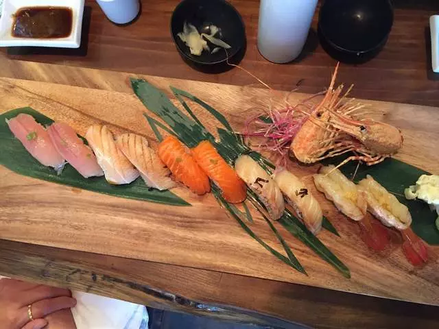 V16 Sushi Lounge
