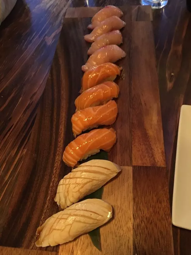 V16 Sushi Lounge