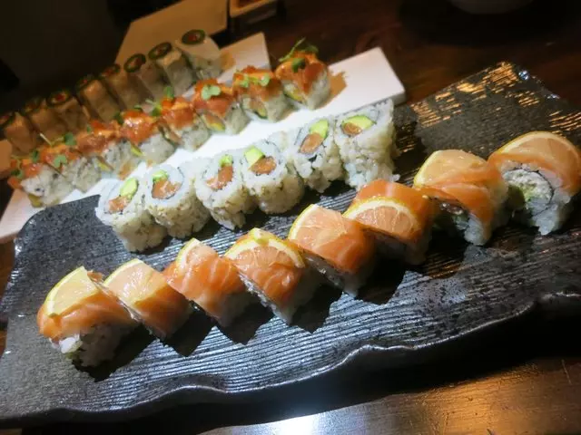 V16 Sushi Lounge