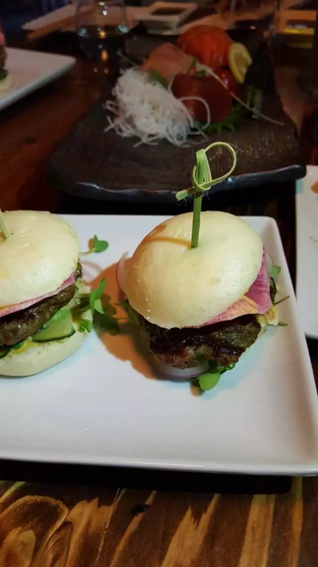 V16 Sushi Lounge