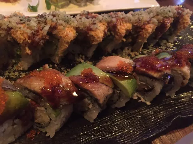 V16 Sushi Lounge