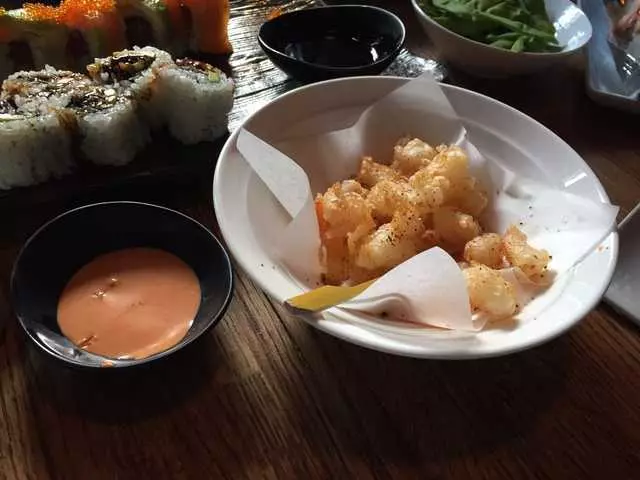 V16 Sushi Lounge