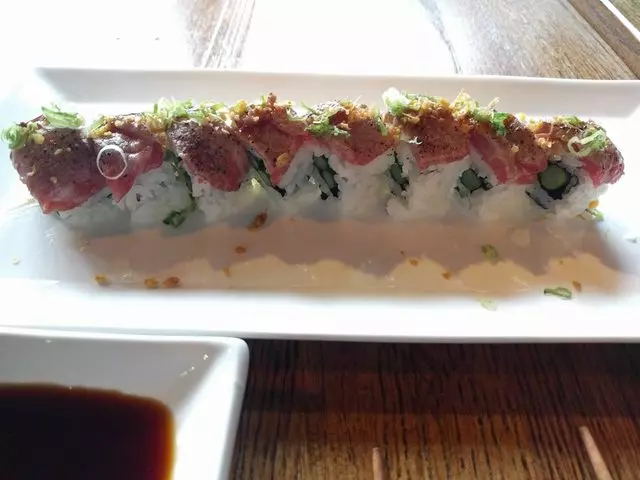 V16 Sushi Lounge