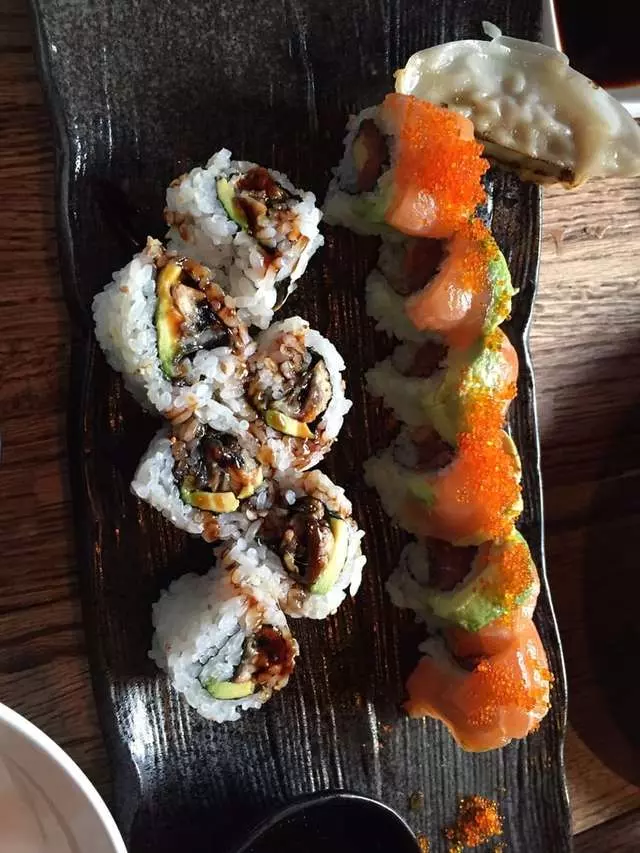 V16 Sushi Lounge