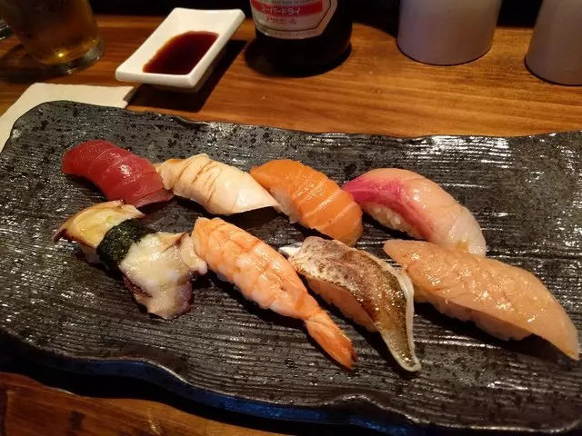 V16 Sushi Lounge