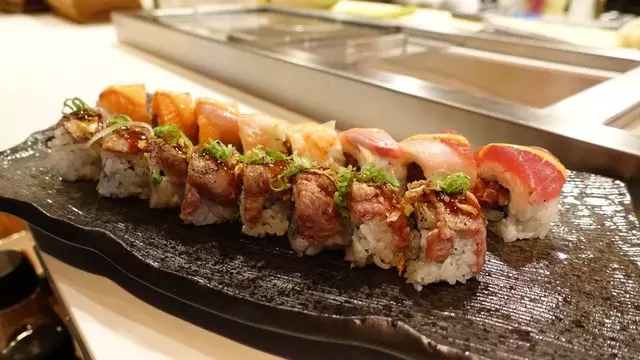 V16 Sushi Lounge