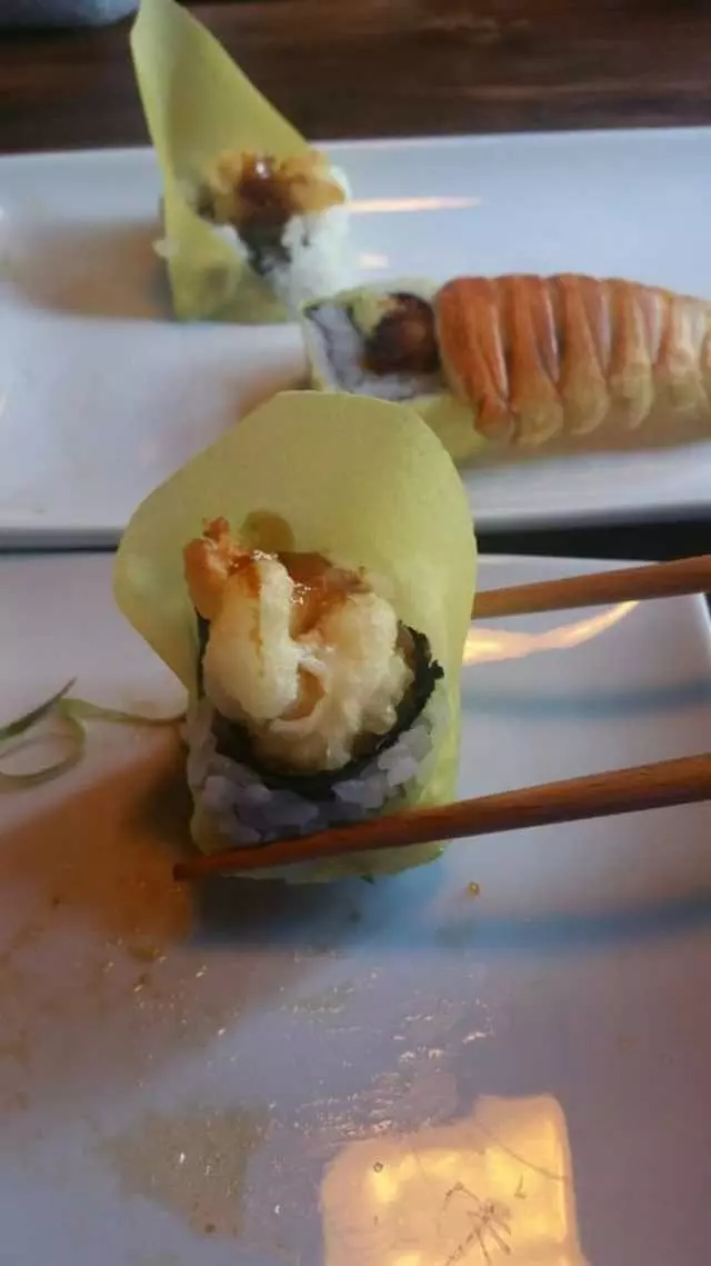 V16 Sushi Lounge