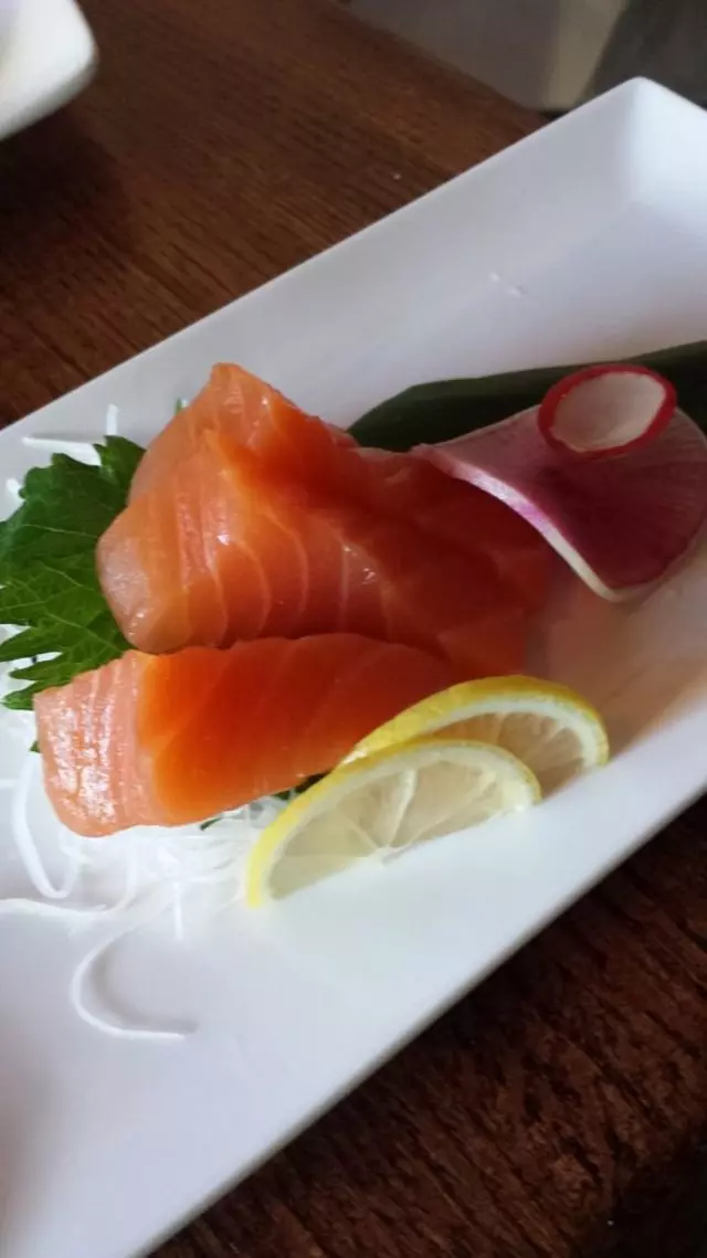 V16 Sushi Lounge