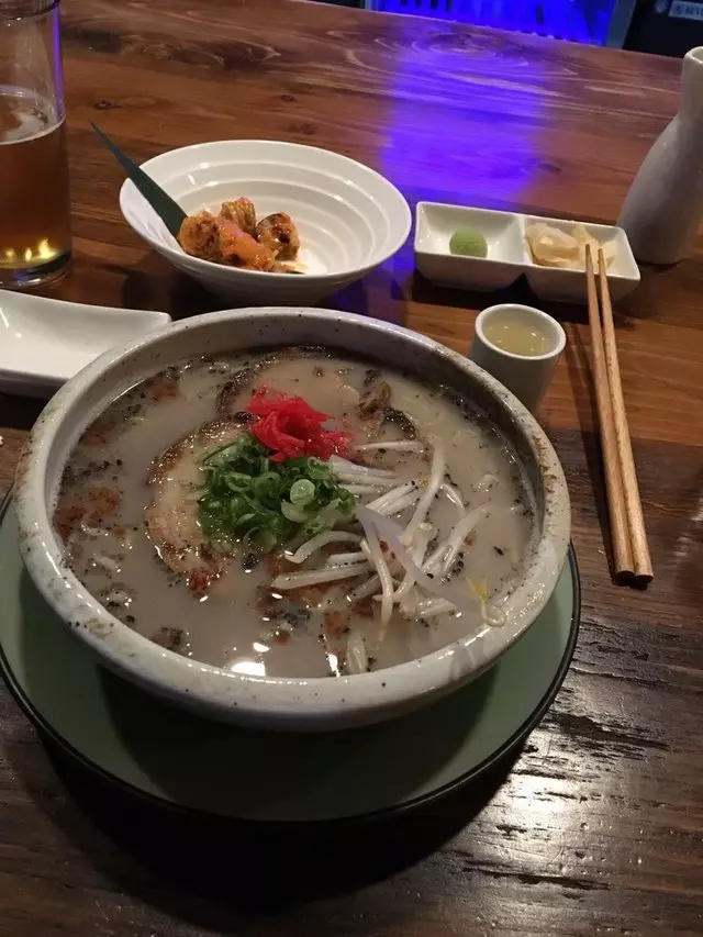 V16 Sushi Lounge