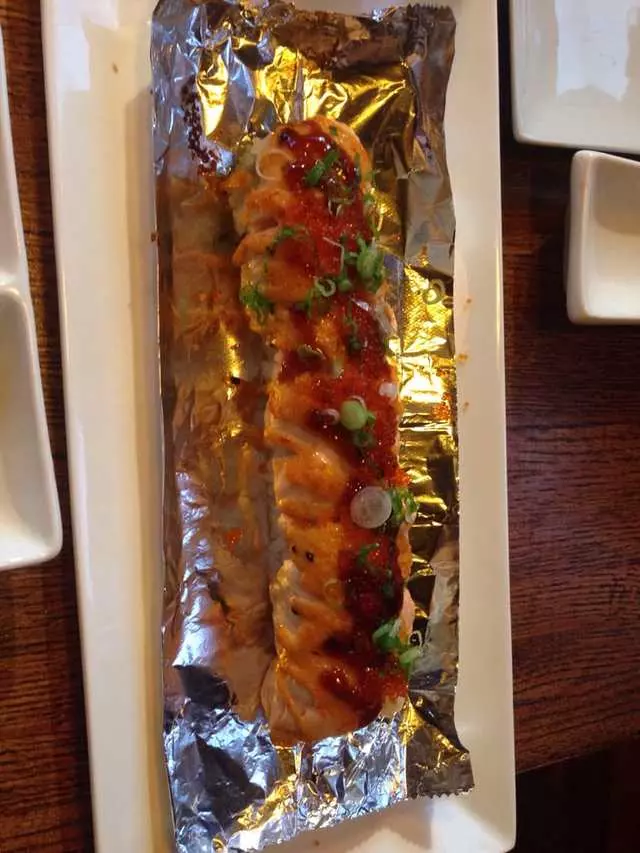 V16 Sushi Lounge
