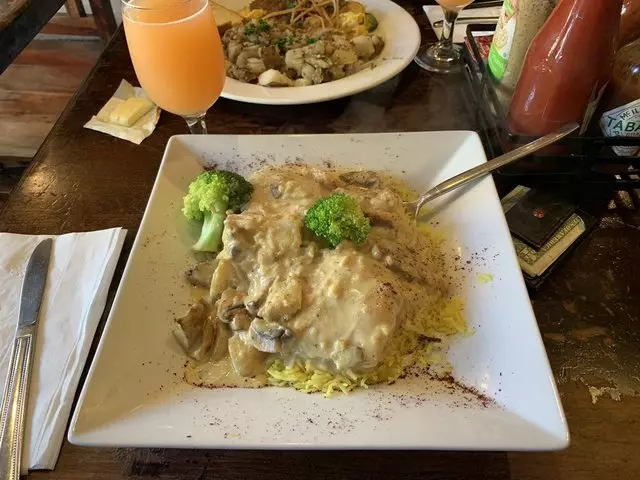 Cafe Mystique