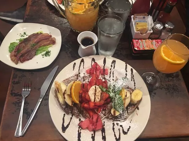 Cafe Mystique