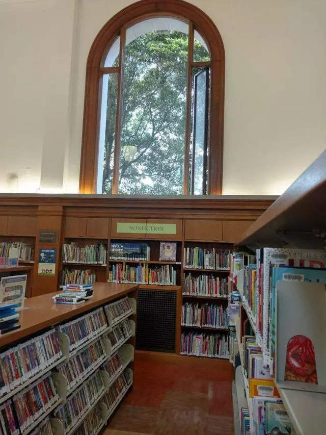 Golden Gate Valley Branch Library