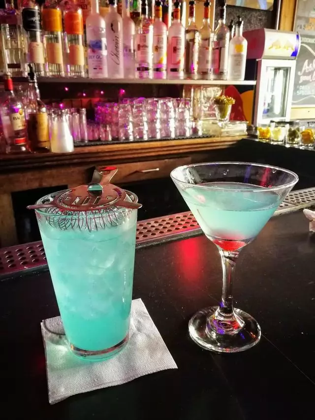 Blondie’s Bar