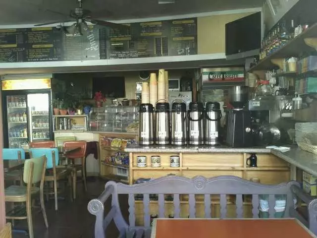 Pebbles Cafe