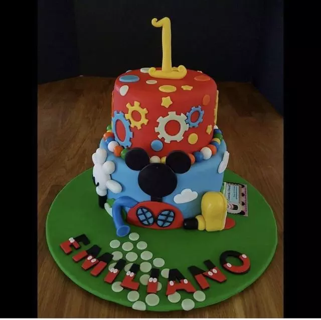 Six Inch Cakes