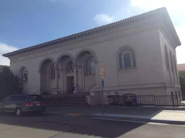 San Francisco Public Library - Sunset Branch