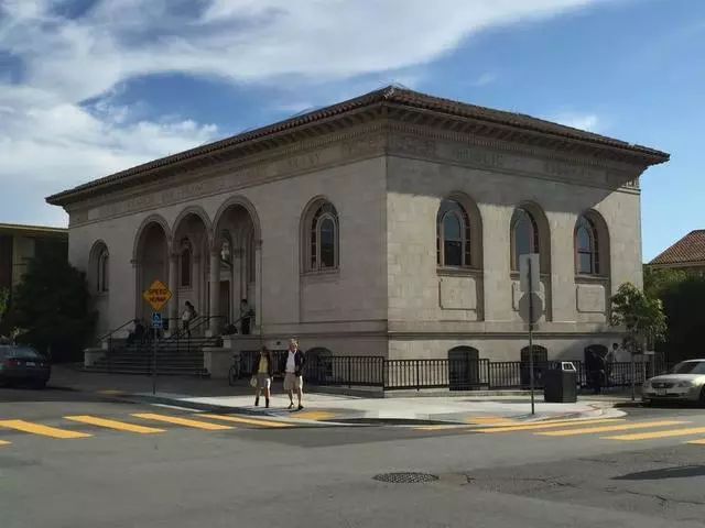 San Francisco Public Library - Sunset Branch