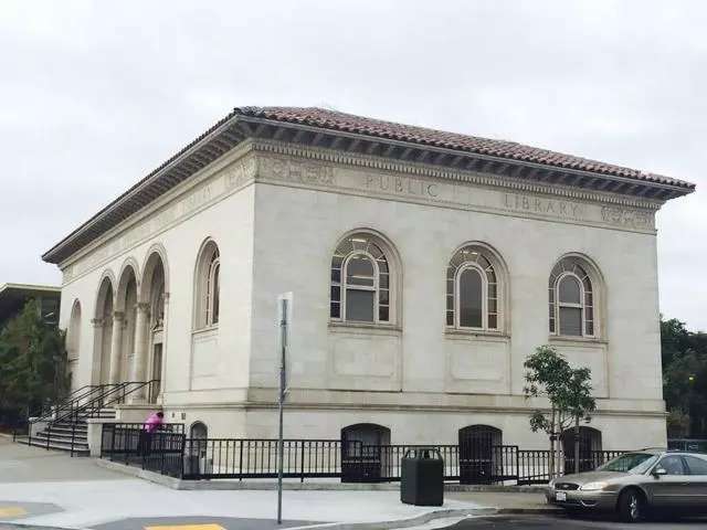 San Francisco Public Library - Sunset Branch