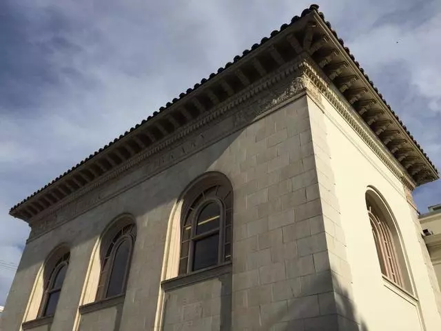 San Francisco Public Library - Sunset Branch