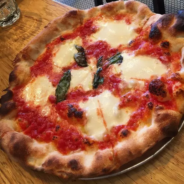 Pizzeria Delfina
