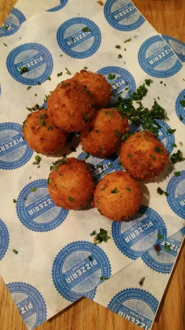 Pizzeria Delfina