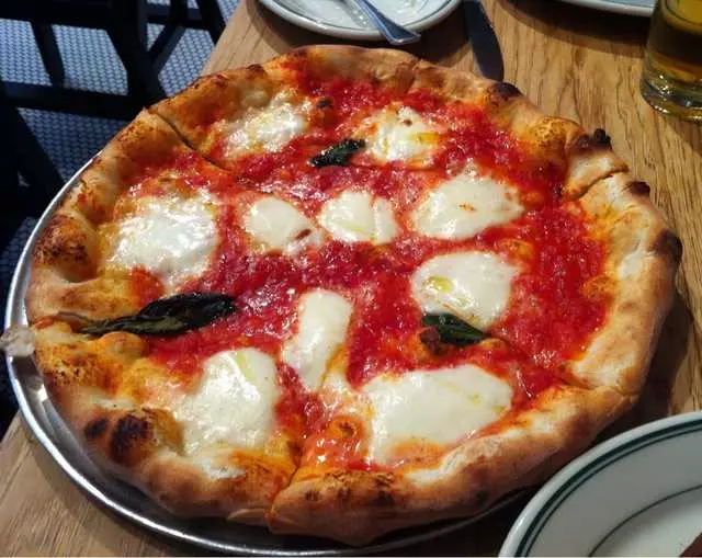 Pizzeria Delfina