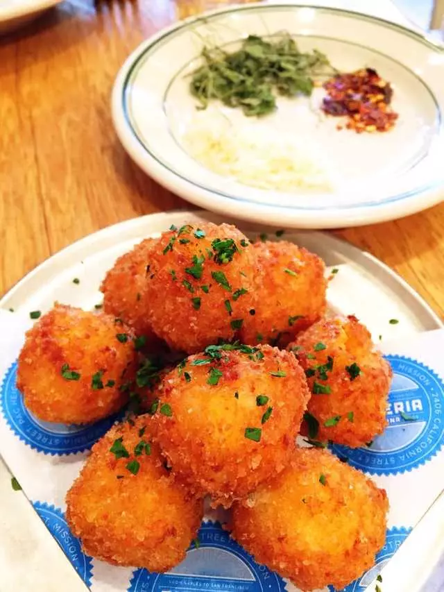 Pizzeria Delfina