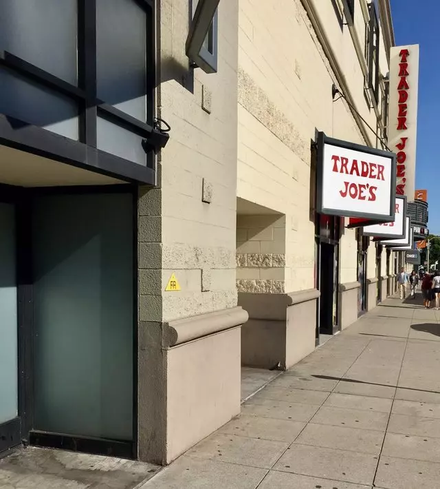 555 Ninth Street Retail Center