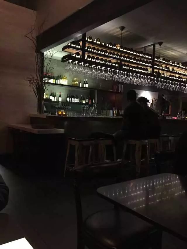 1601 Bar & Kitchen