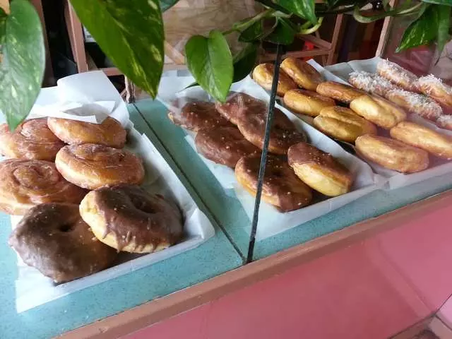 Silver Crest Donut Shop