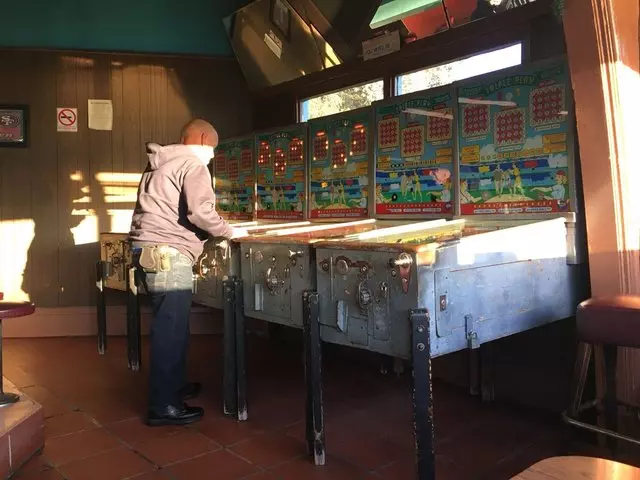 Silver Crest Donut Shop