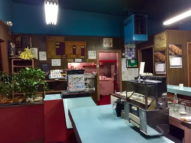 Silver Crest Donut Shop