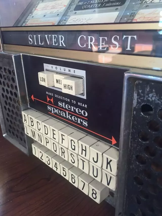 Silver Crest Donut Shop
