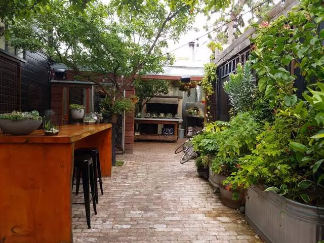 Stable Cafe