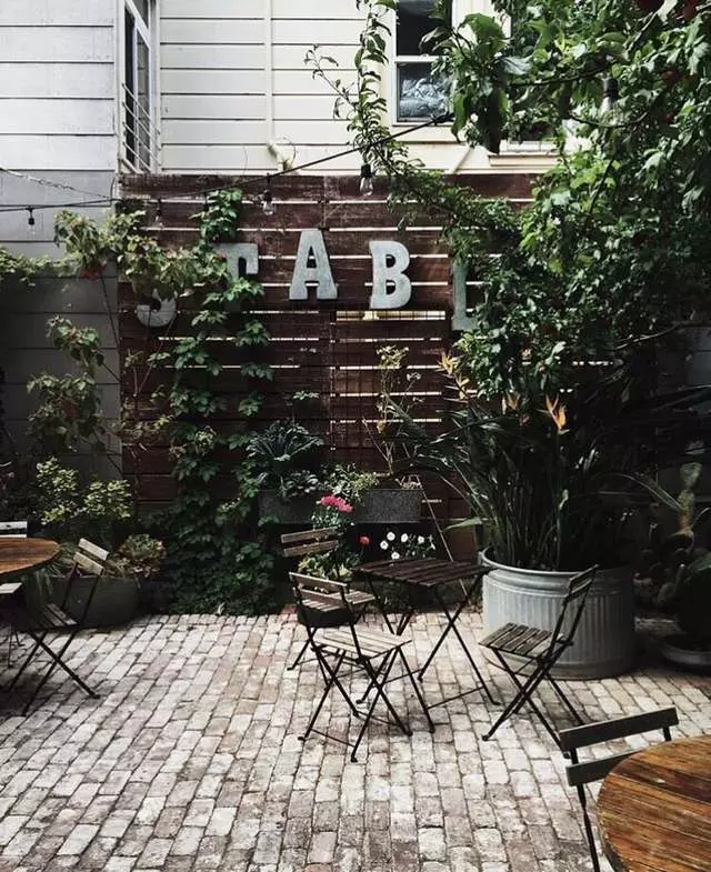 Stable Cafe