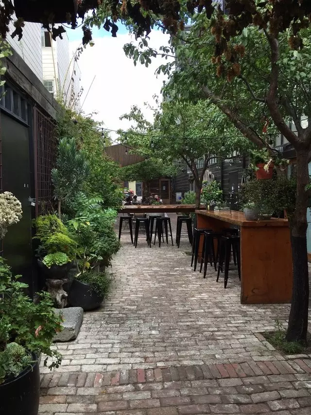 Stable Cafe