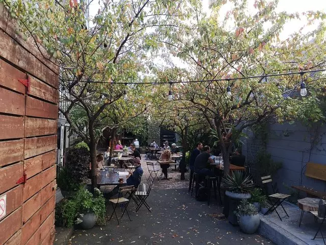 Stable Cafe