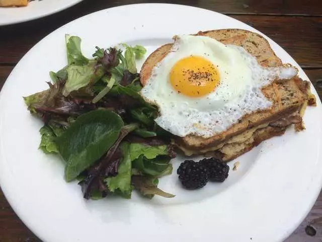 Stable Cafe