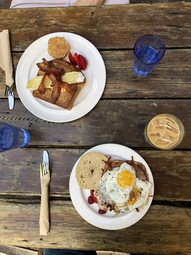 Stable Cafe