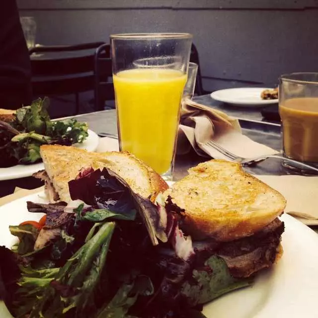 Stable Cafe