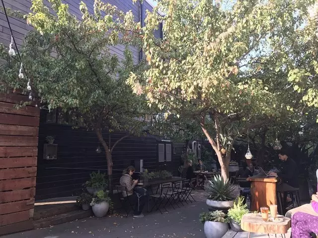 Stable Cafe