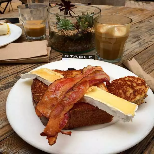 Stable Cafe