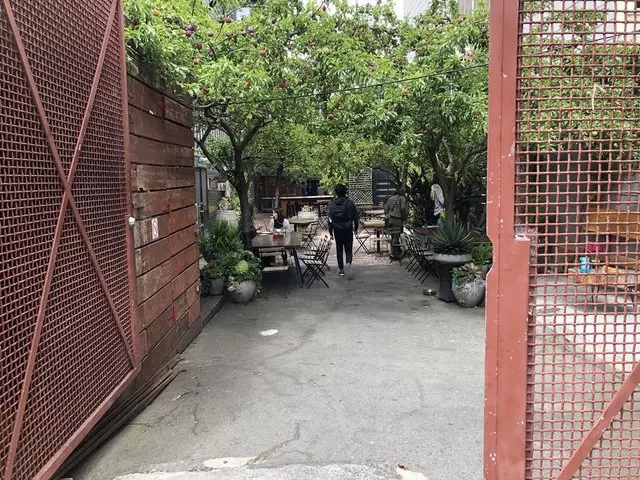 Stable Cafe