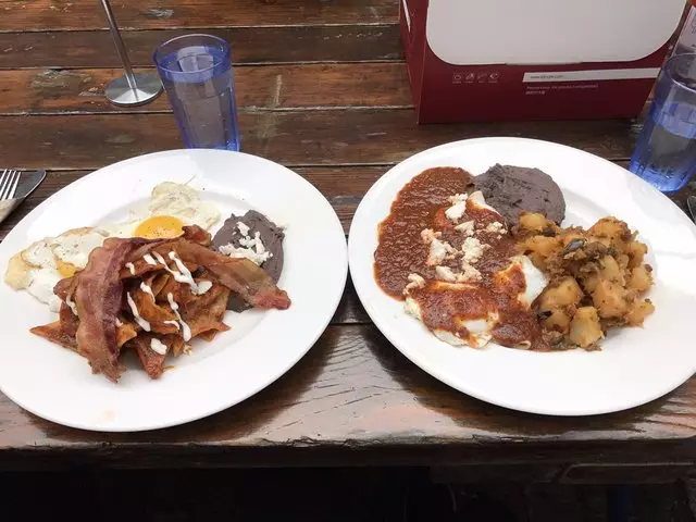 Stable Cafe