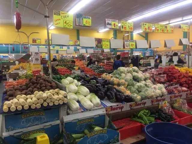 22nd & Irving Market