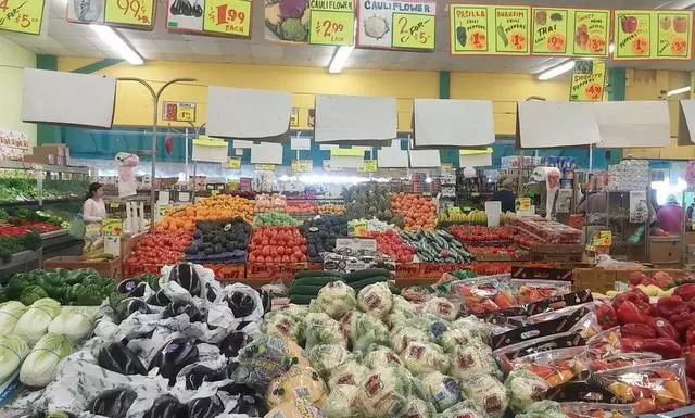 22nd & Irving Market