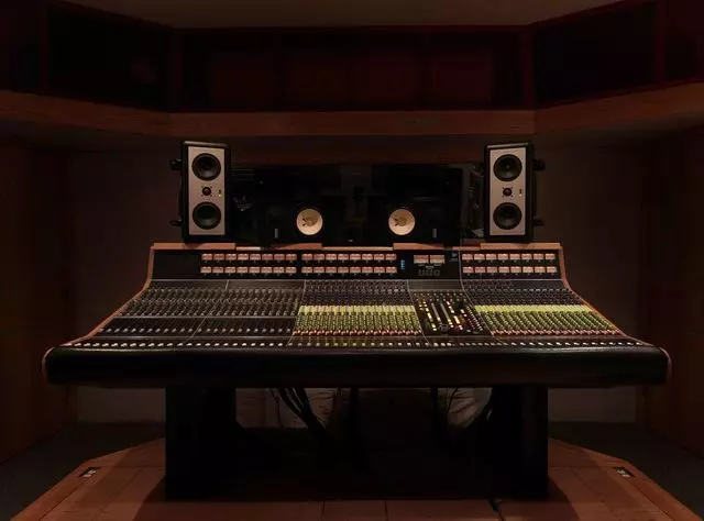 Decibelle  Recording