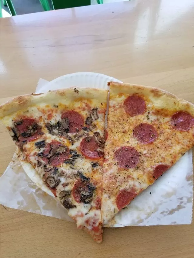 The Pizza Shop