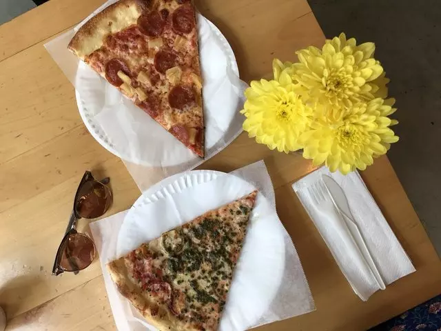 The Pizza Shop